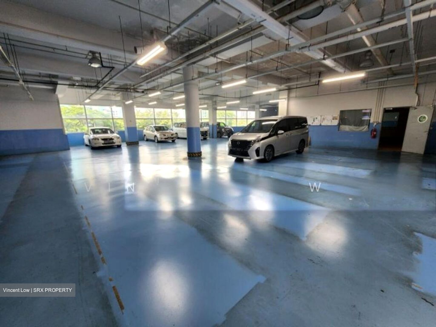 Auto World (D12), Warehouse #591797001